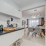 Townhouse Luxury - Relax With Stunning Sea Views