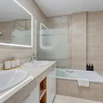 Townhouse Luxury - Relax With Stunning Sea Views Tatil Evi