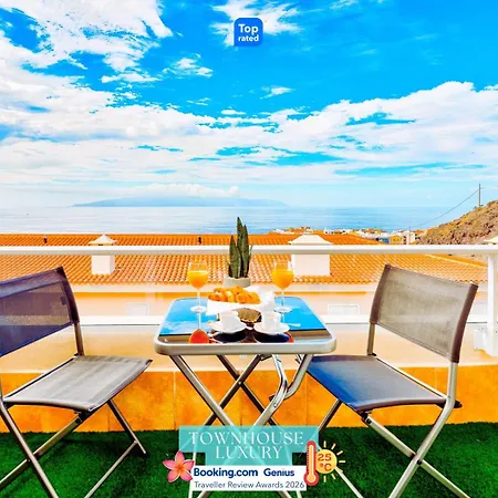 Townhouse Luxury - Relax With Stunning Sea Views Hébergement de vacances *