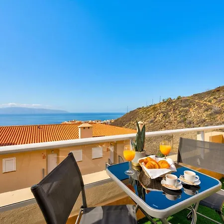 Townhouse Luxury - Relax With Stunning Sea Views Hébergement de vacances
